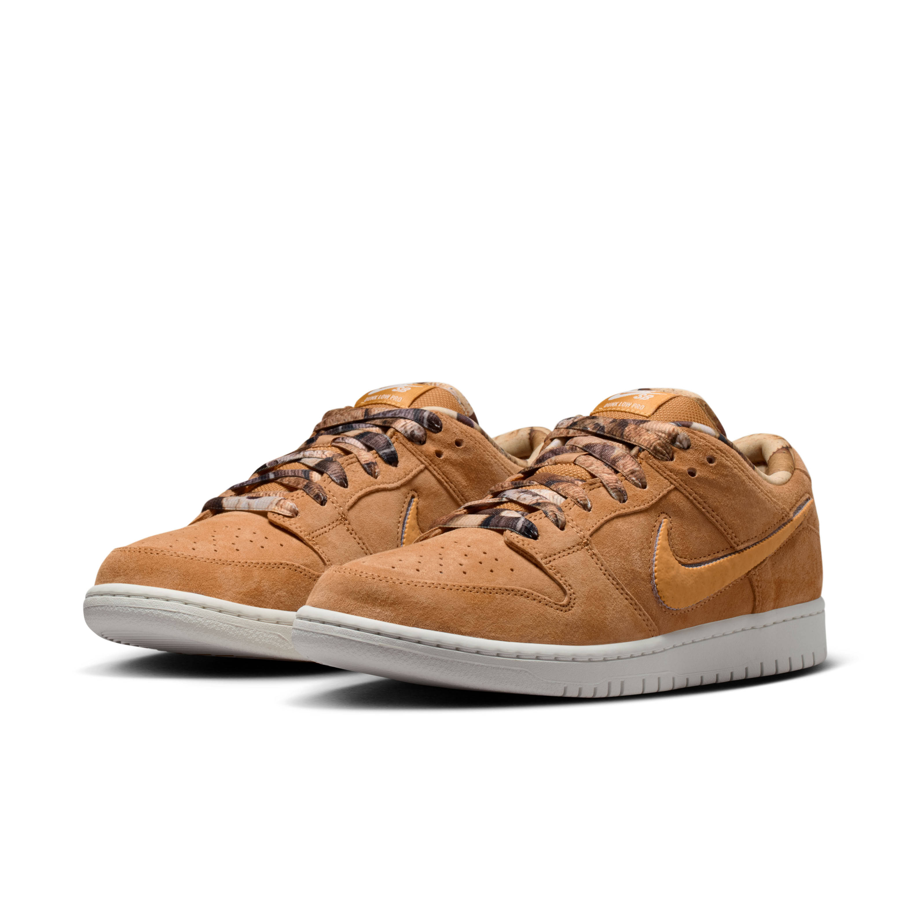 NOTE Manchester x Nike SB Dunk Low Brew & Biscuits Front