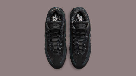 The Nike Realtree Camo Pack Will Have You Running Through The Woods In Style The Nike Realtree Camo Pack Will Have You Running Through The Woods In Style