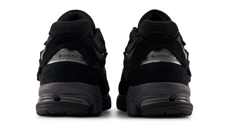 New Balance 2002R Gore-Tex Protection Pack Black U20023MB back