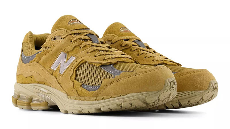 New Balance 2002R Gore-Tex Protection Pack Stucco U20027OI front