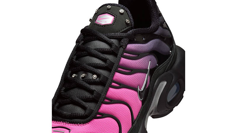 Nike TN Air Max Plus Black Peony IQ0280-010 tongue