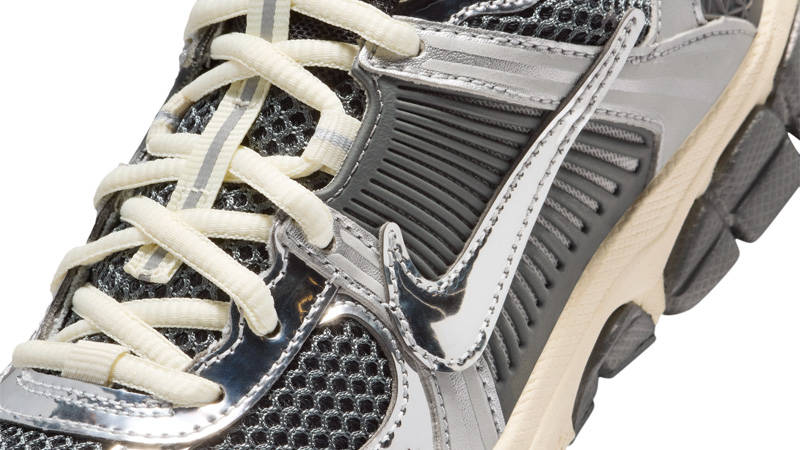 Nike Vomero 5 GS Iron Grey Chrome Detail 1