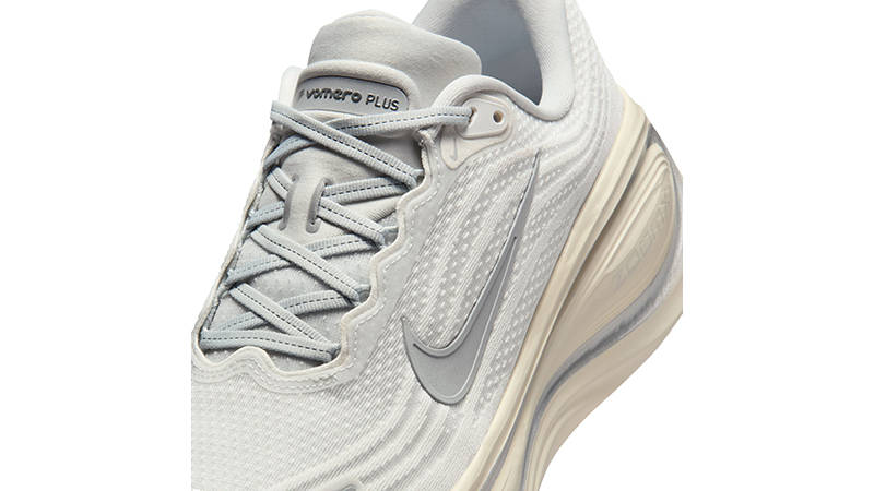 Nike Vomero Plus Platinum Tint Grey IQ0308-094 tongue