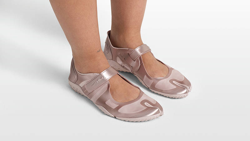 NikeSKIMS Air Rift Satin Pack Silt Red IQ7158-600 on foot