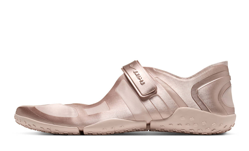 NikeSKIMS Air Rift Satin Pack Silt Red