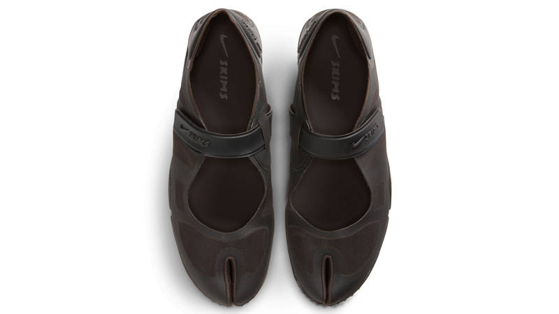 NikeSKIMS Rift Mesh Velvet Brown Top Down View
