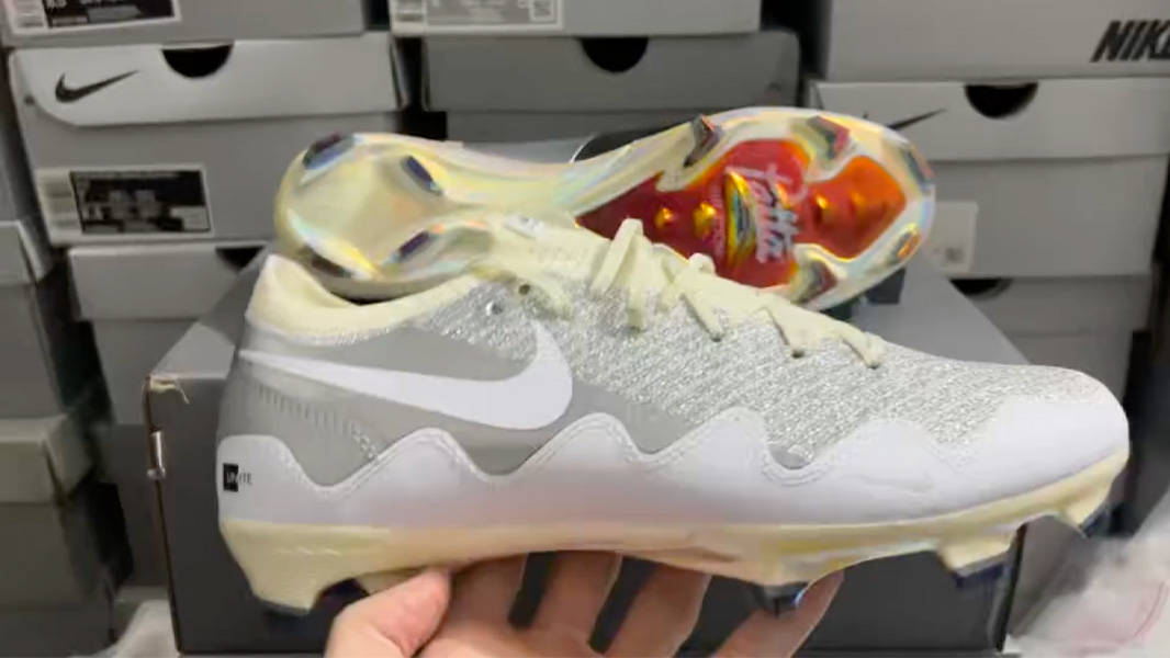 Patta x Nike Mercurial Vapor 16 White First Look Side