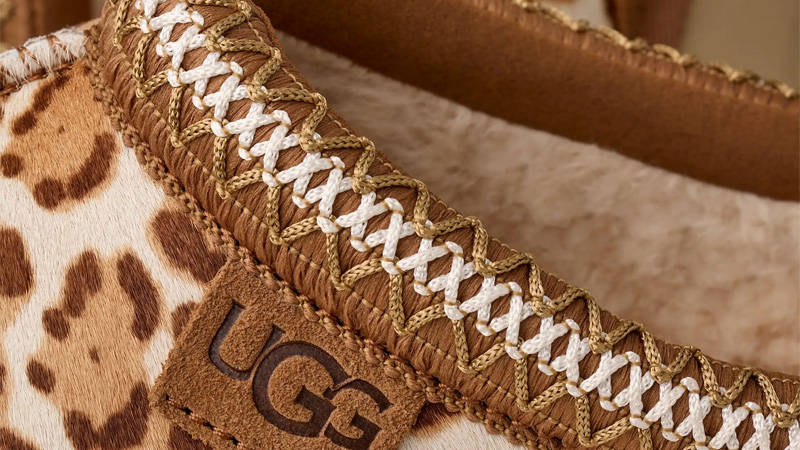 UGG Tazz Plains Slipper Felicity Leopard Jasmine Detail
