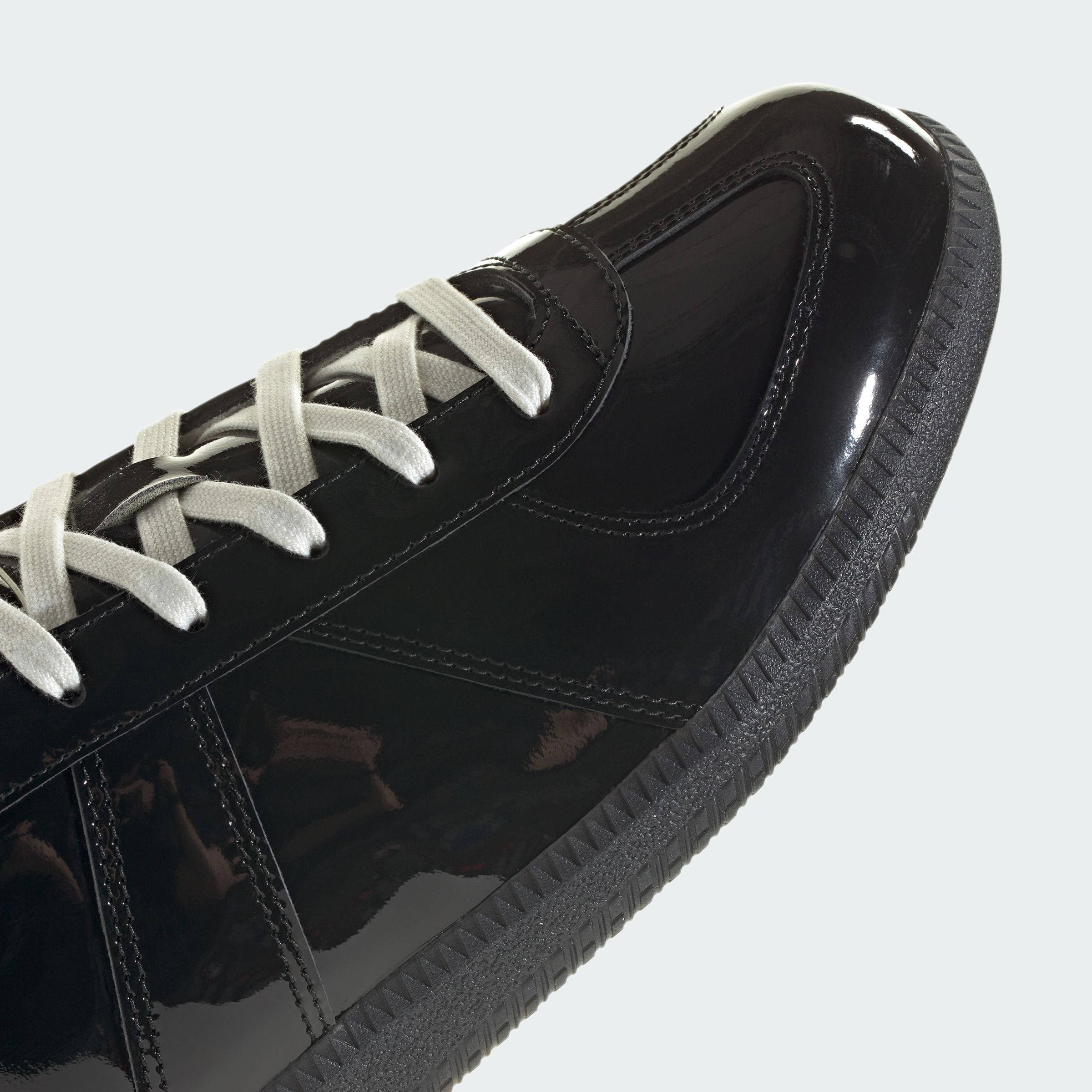 adidas BW Army Core Black HQ9232 toe