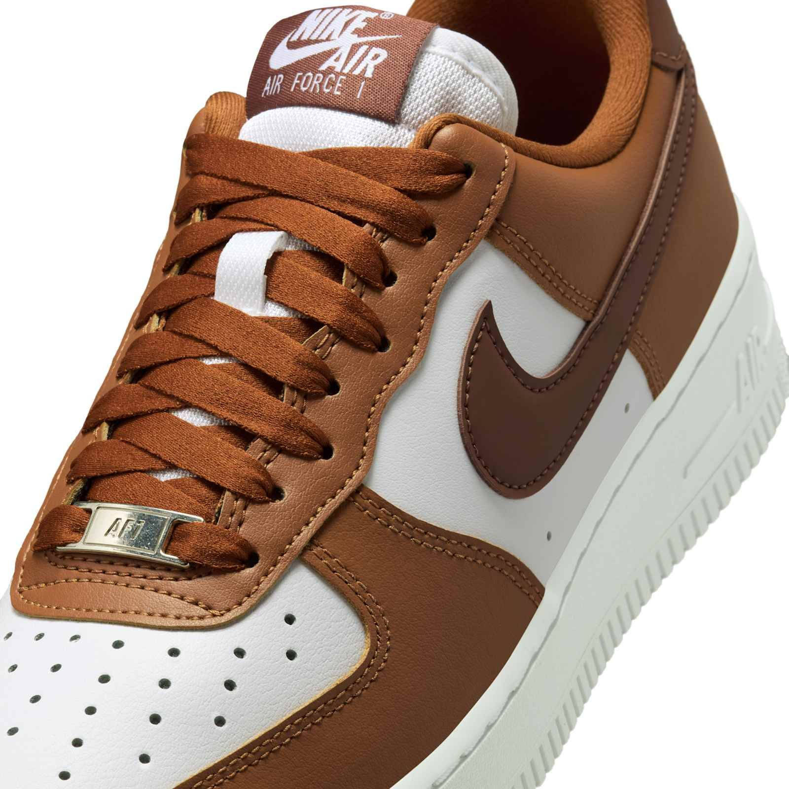 Nike Air Force 1 07 Hazelnut White IM6364-200 side