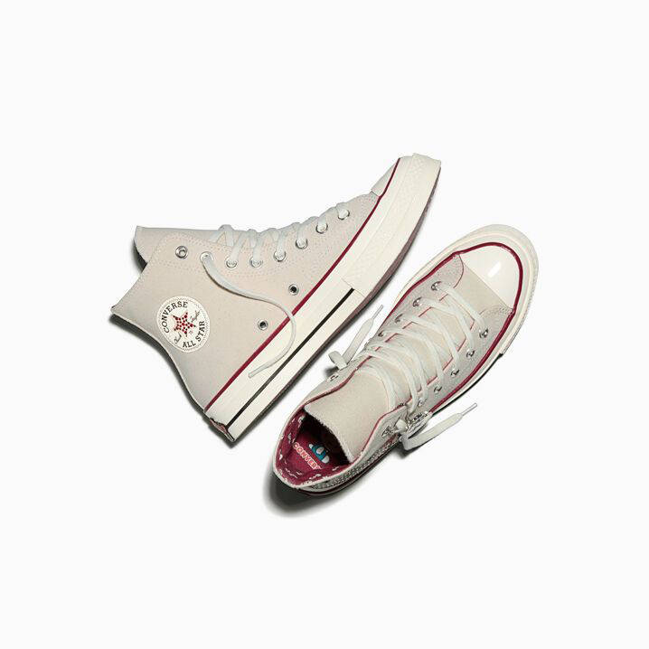 Hello Kitty x Converse Chuck Taylor 70 Swarovski A17695C middle