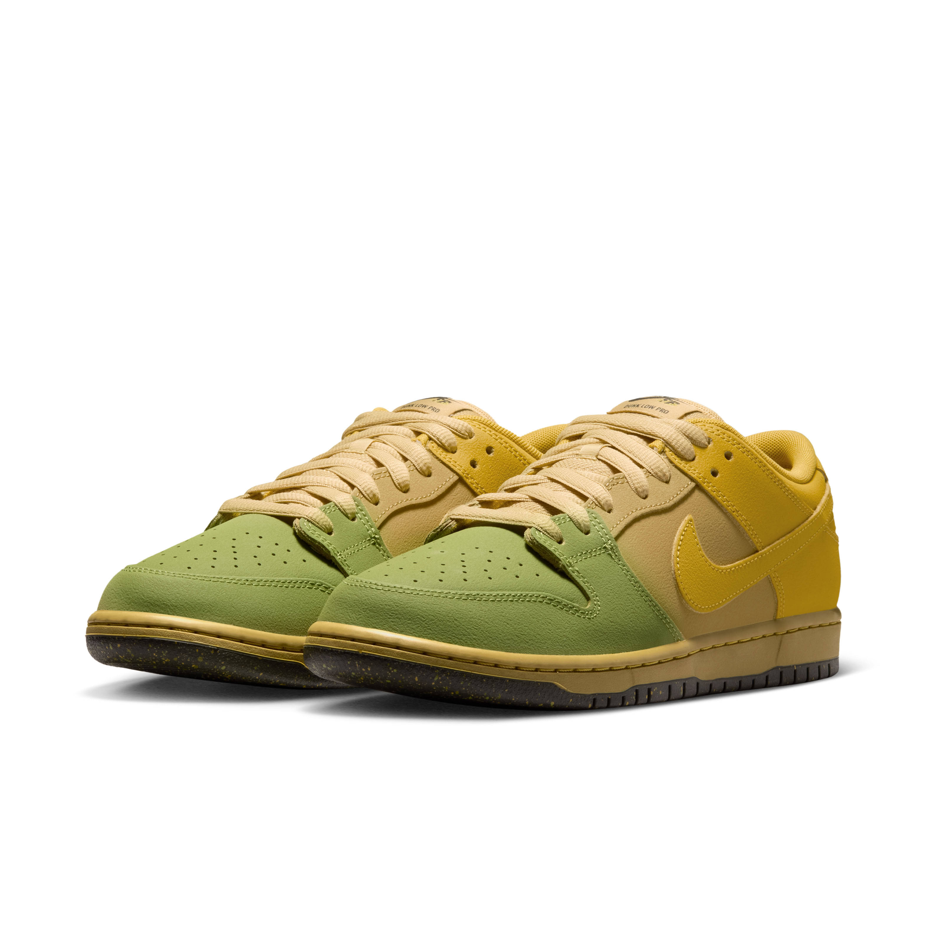 Nike SB Dunk Low Saffron Quartz Pair