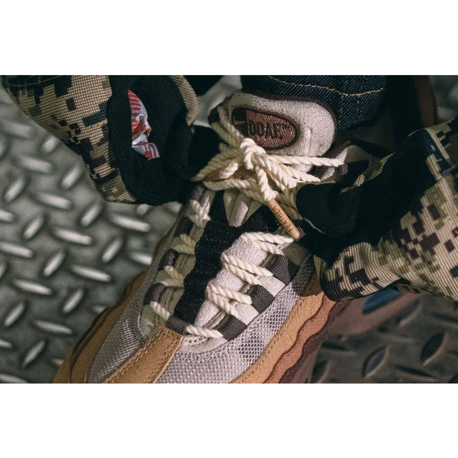 Oregon Ducks x Nike Air Max 95 Lumber Yard front