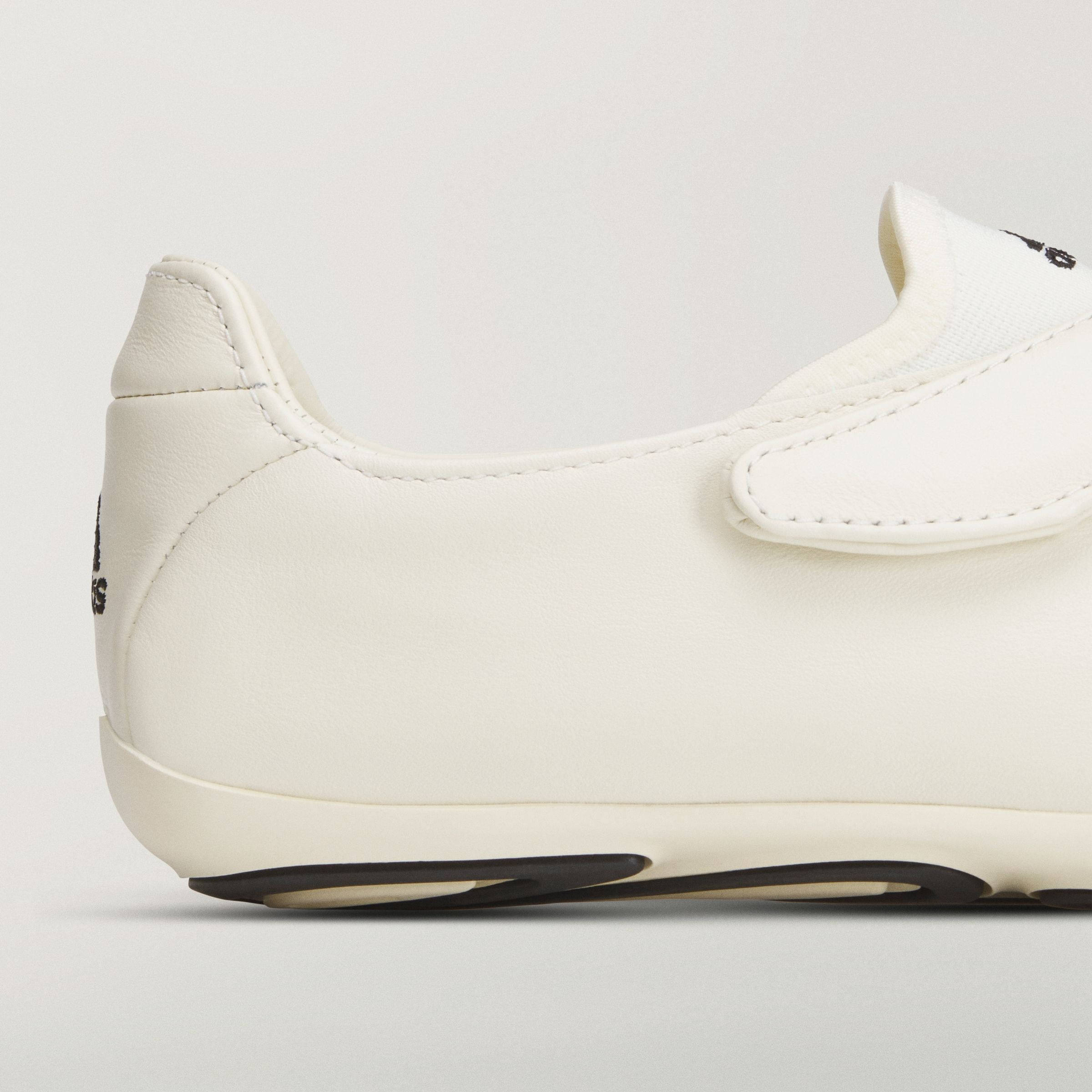 Pharrell Williams x adidas Vario Flat Earther White Black KI7668 side