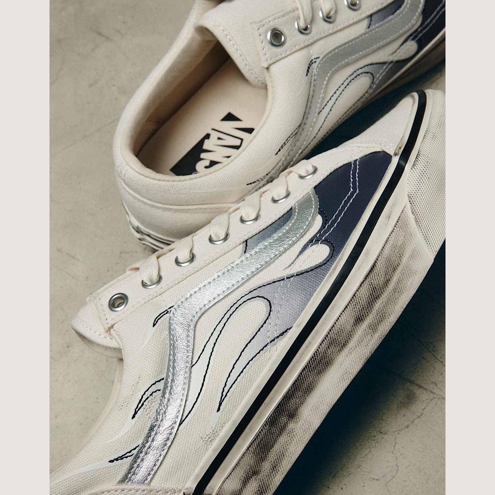 Vans Old Skool 36 Flame White VN000D9RCCZ side