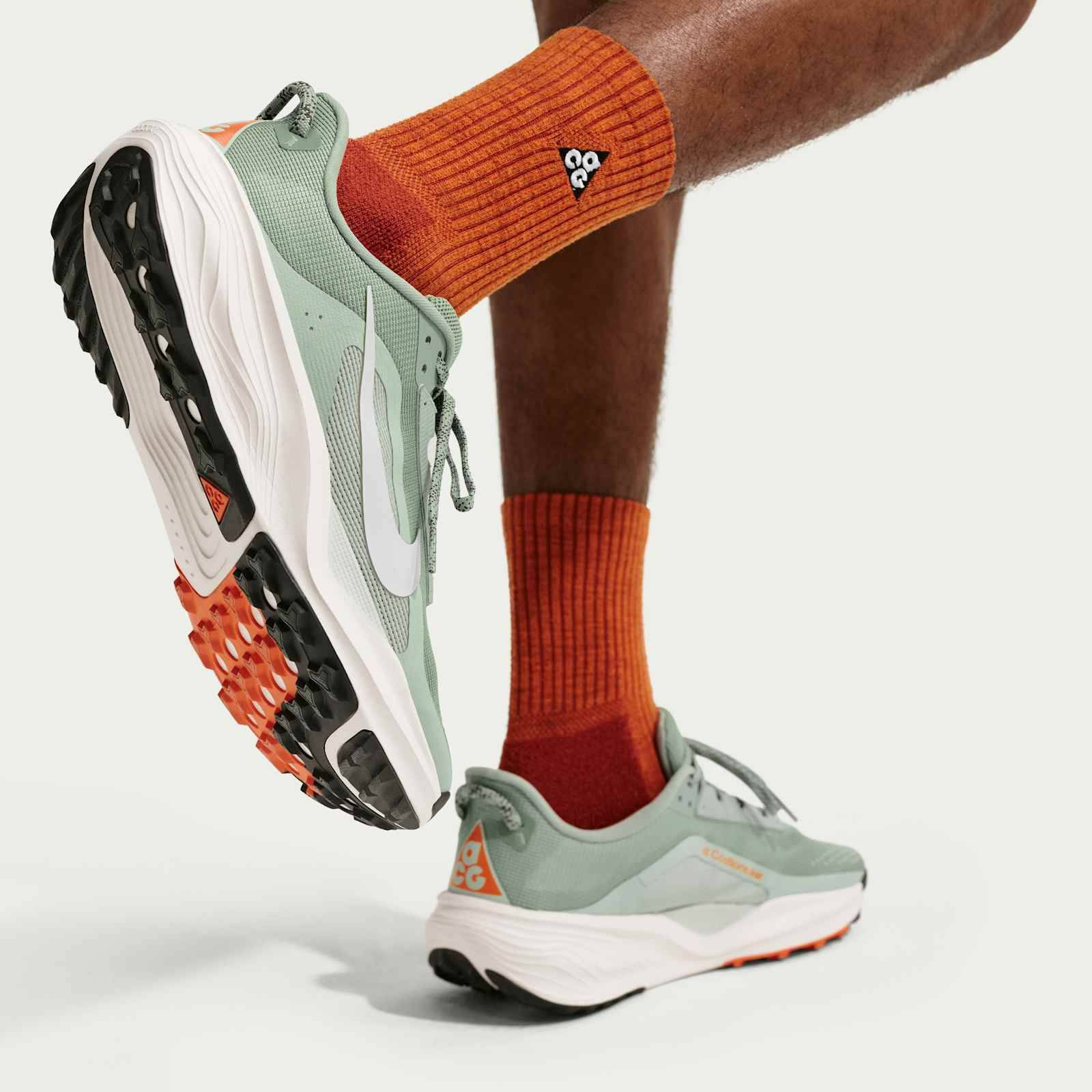 Nike ACG Pegasus Trail Jade Horizon Silver HV8116-310 on foot