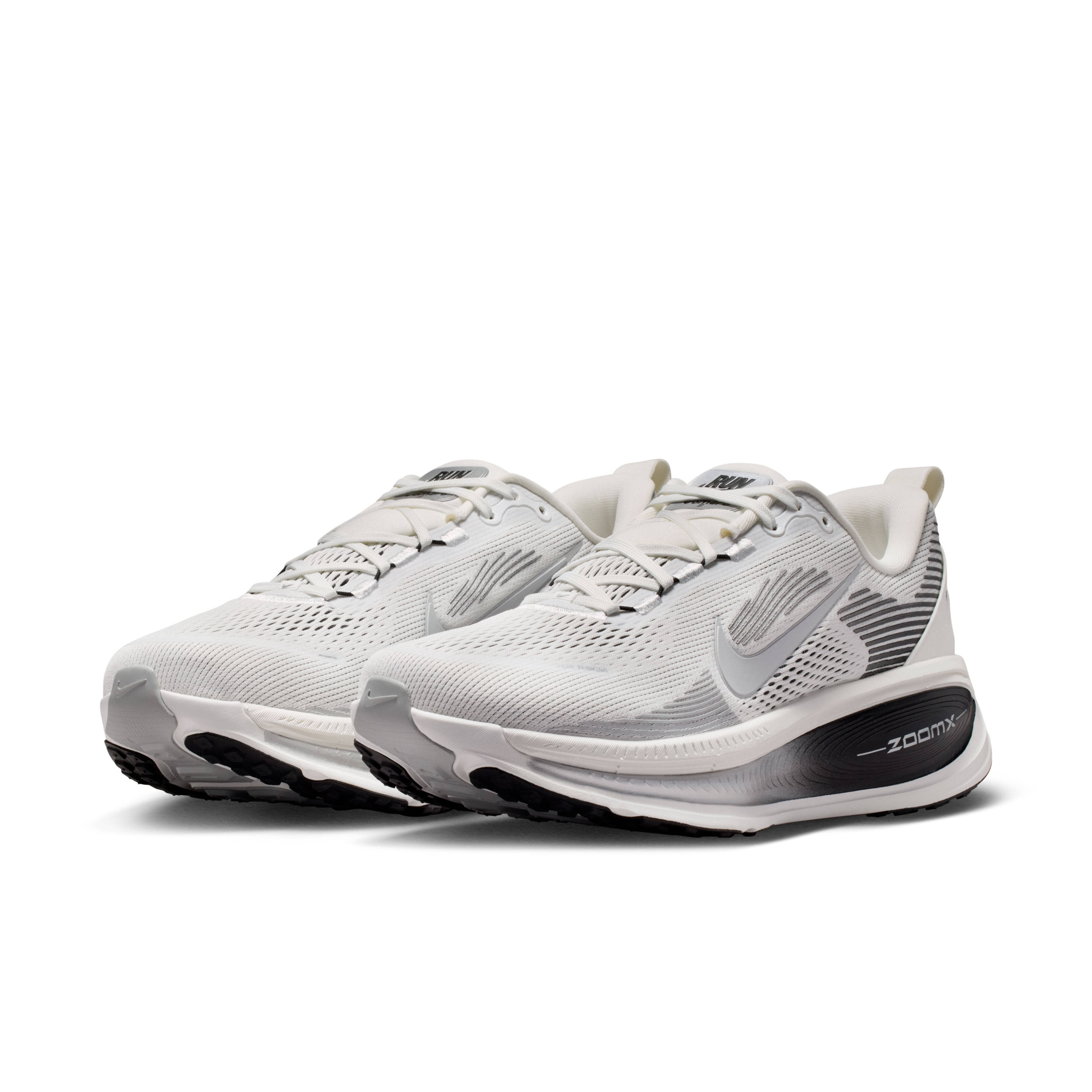 Nike Vomero 18 Summit White Black Silver Pair