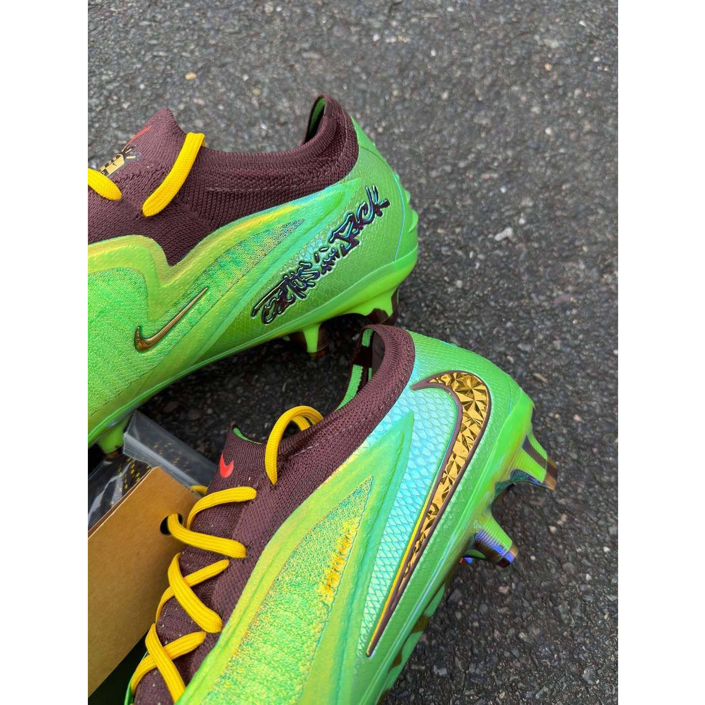 Travis Scott x Nike Phantom 6 Low Elite Green Brown heel