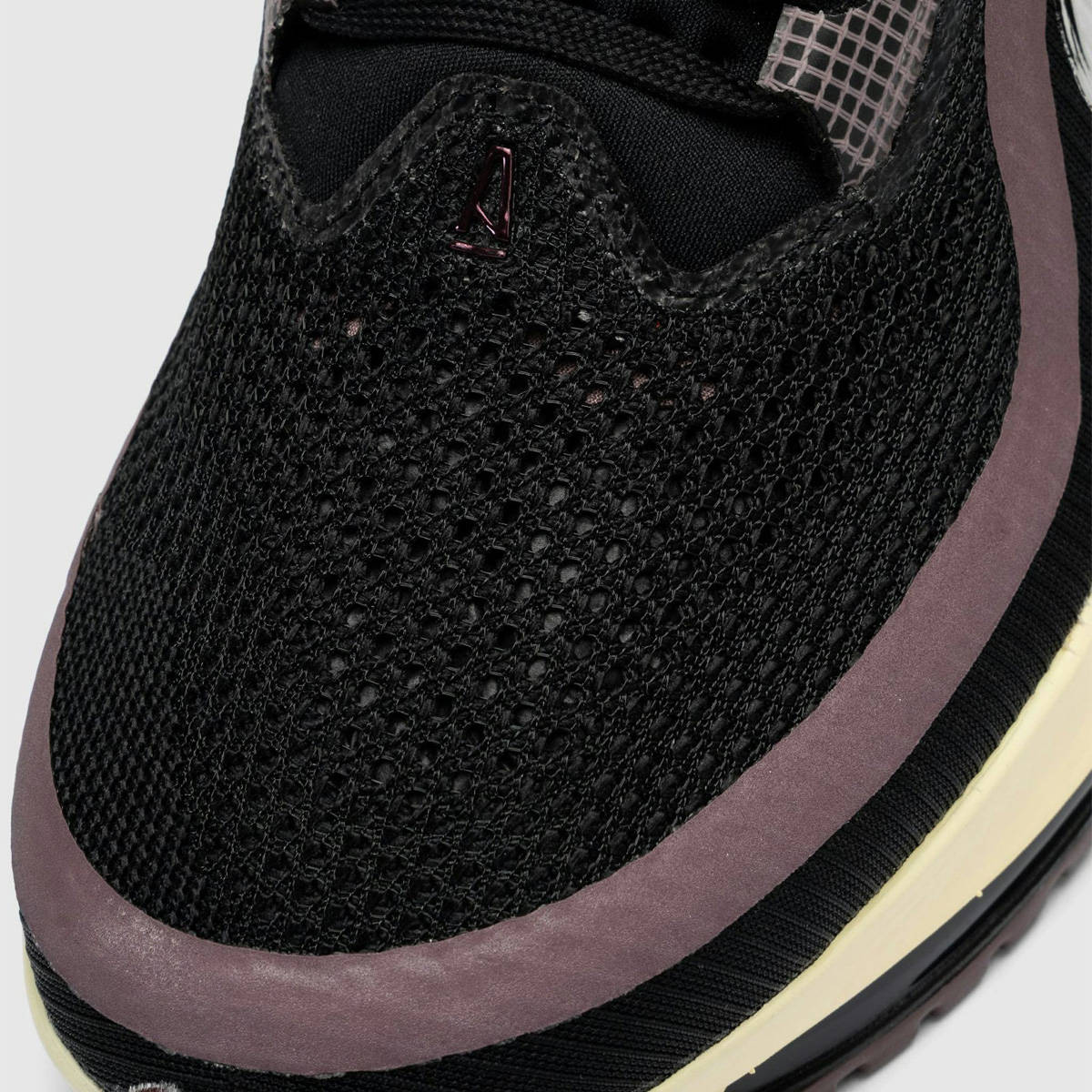 A Ma Maniére x Nike Pegasus Premium Burgundy Crush Detail