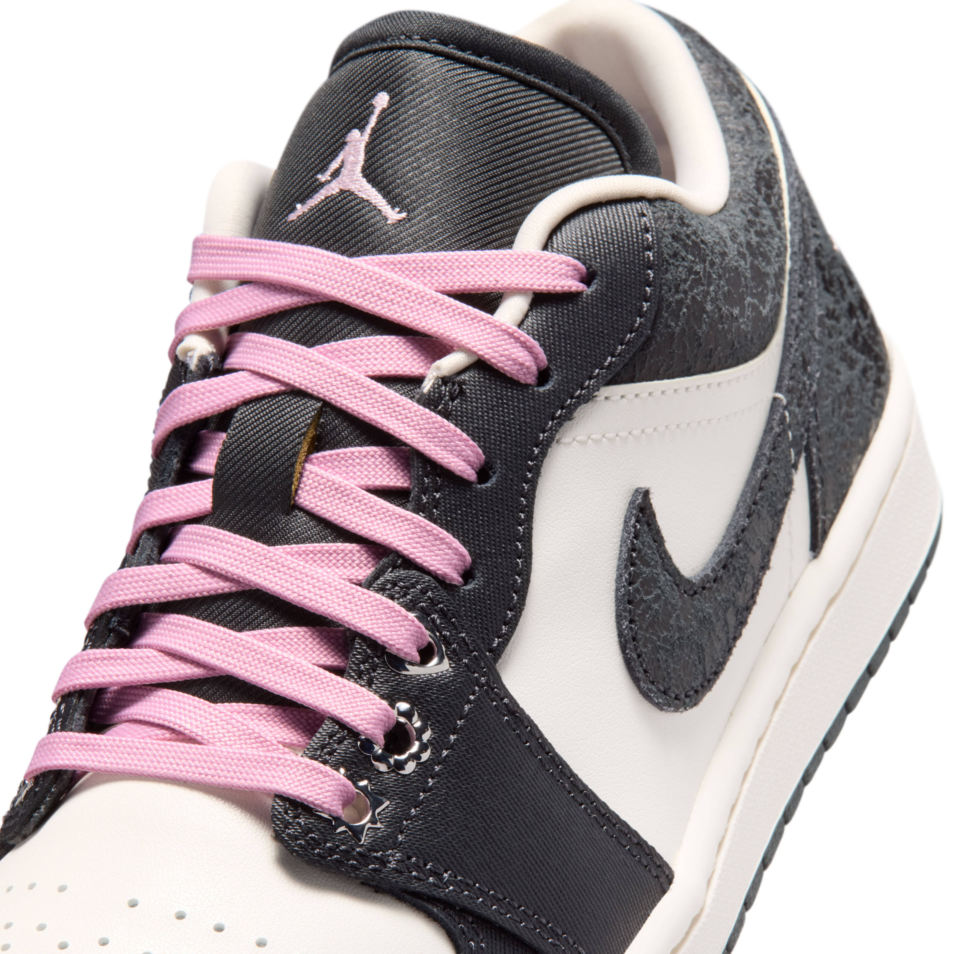 Air Jordan 1 Low SE Iced Carmine Detail
