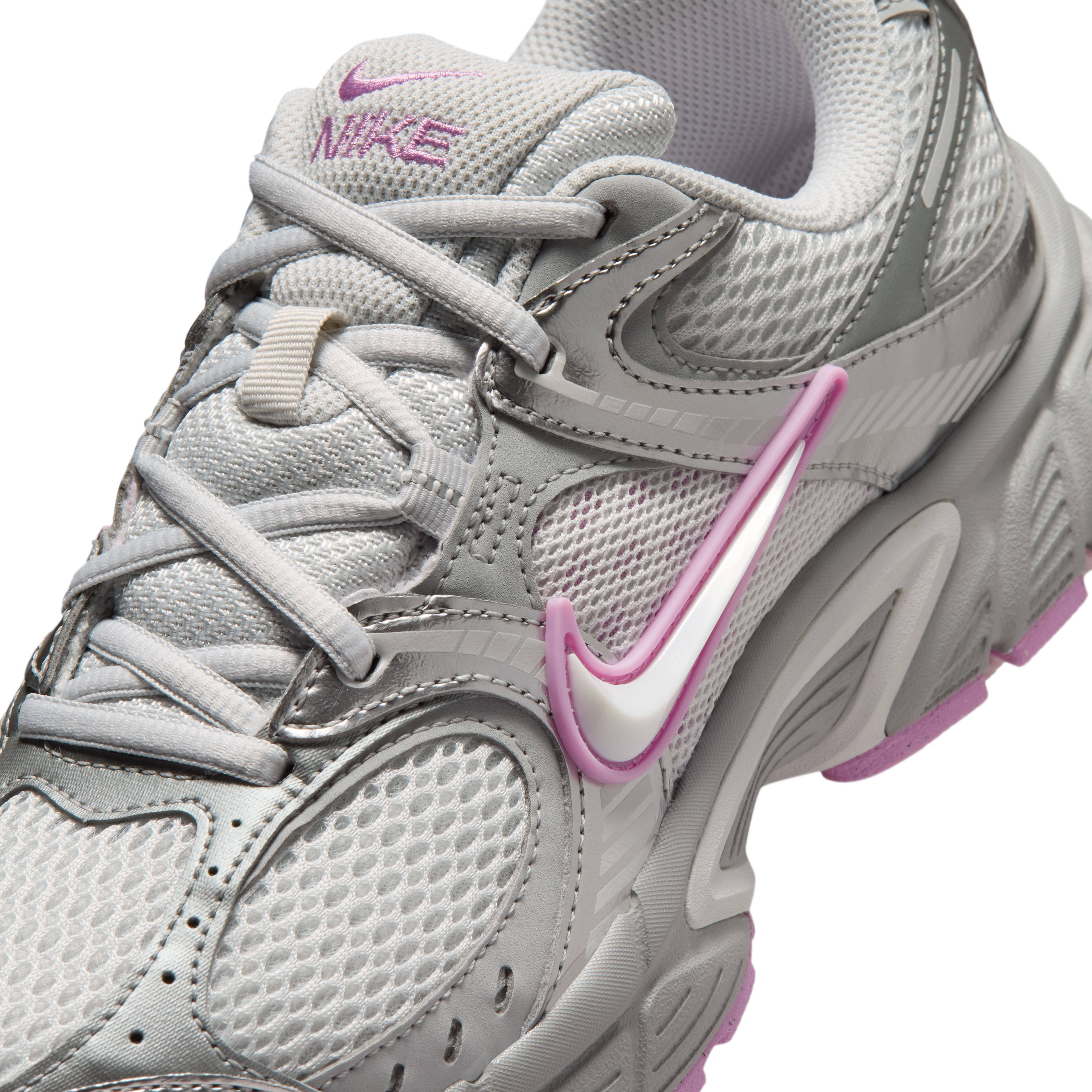 Nike V5 RNR Light Smoke Grey Pink Detail