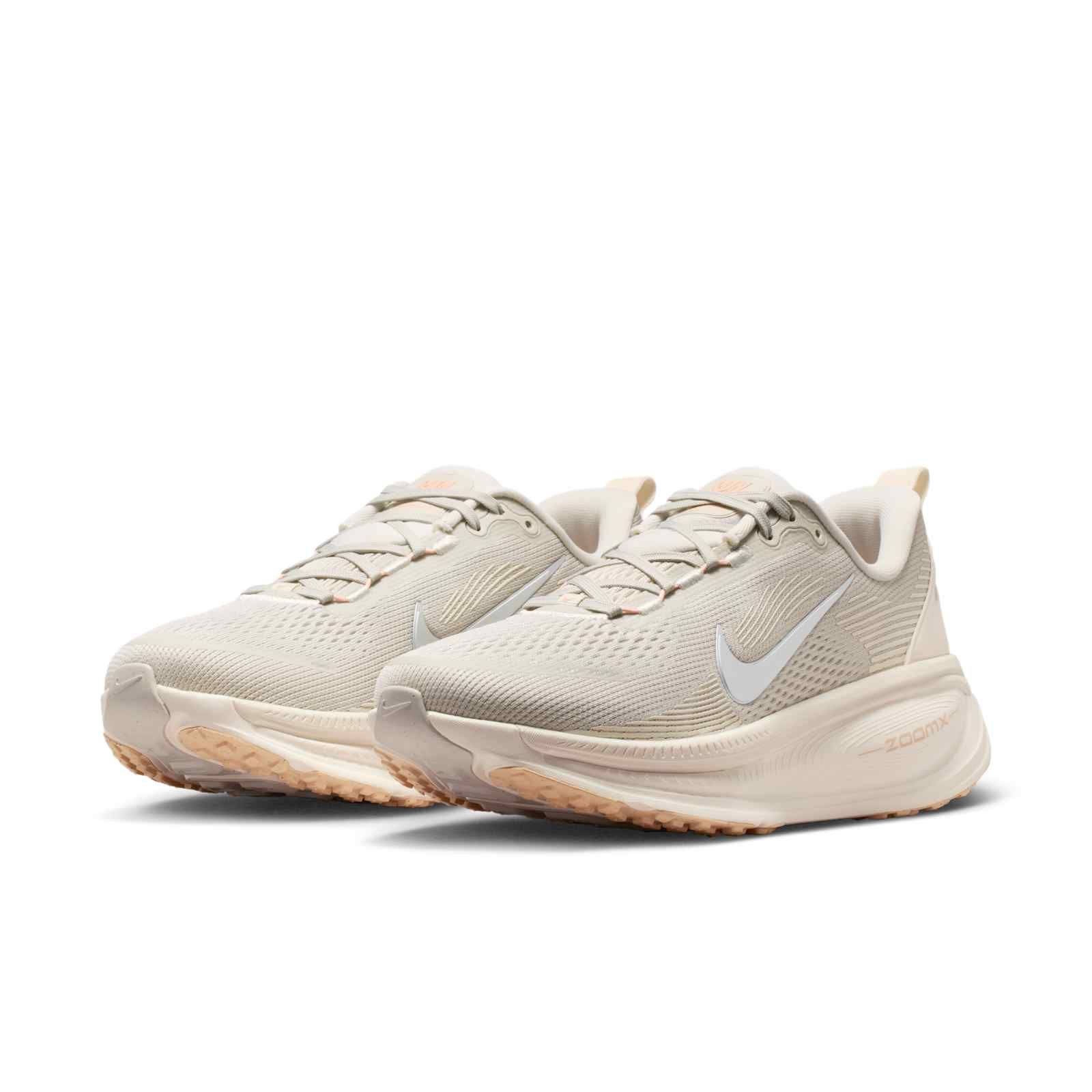 Nike Vomero 18 Light Bone Arctic Orange HM6804-012 front