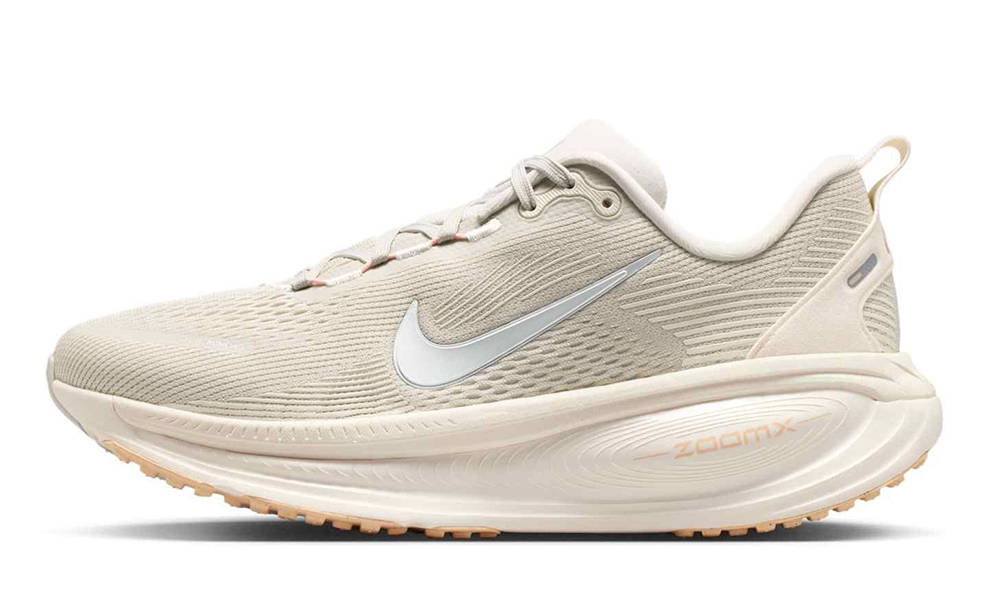 Nike Vomero 18 Light Bone Arctic Orange