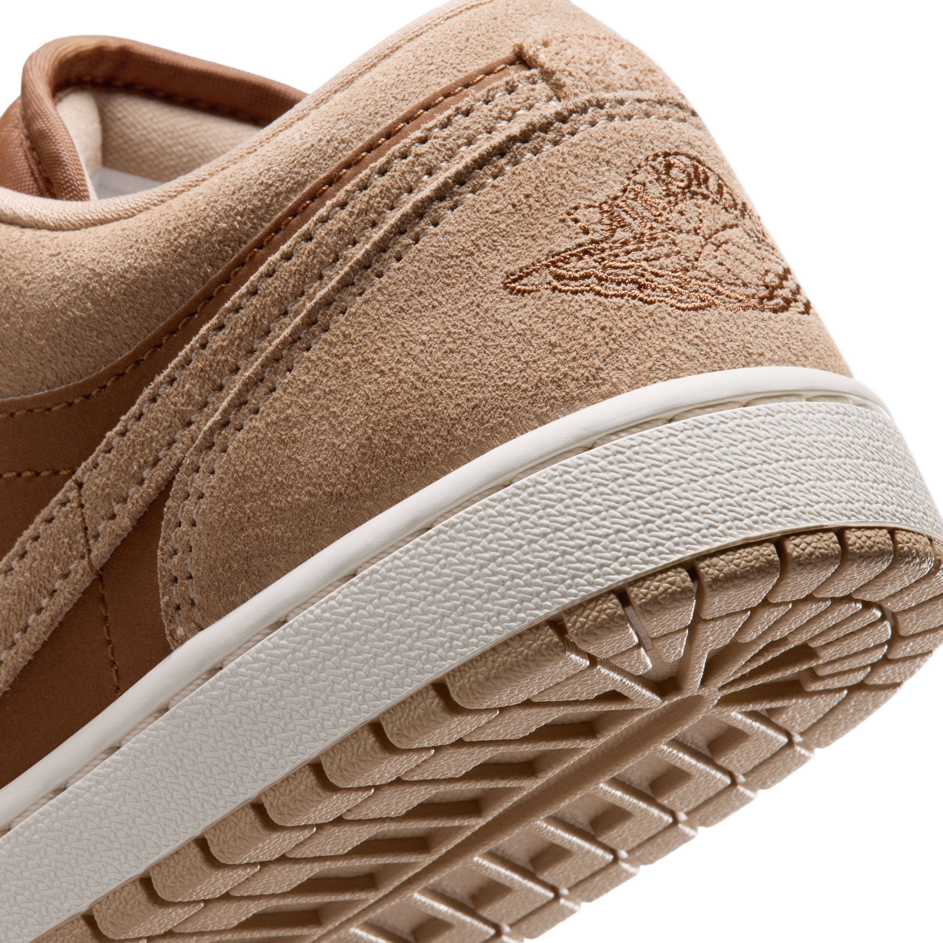 Air Jordan 1 Low Light British Tan Detail 1