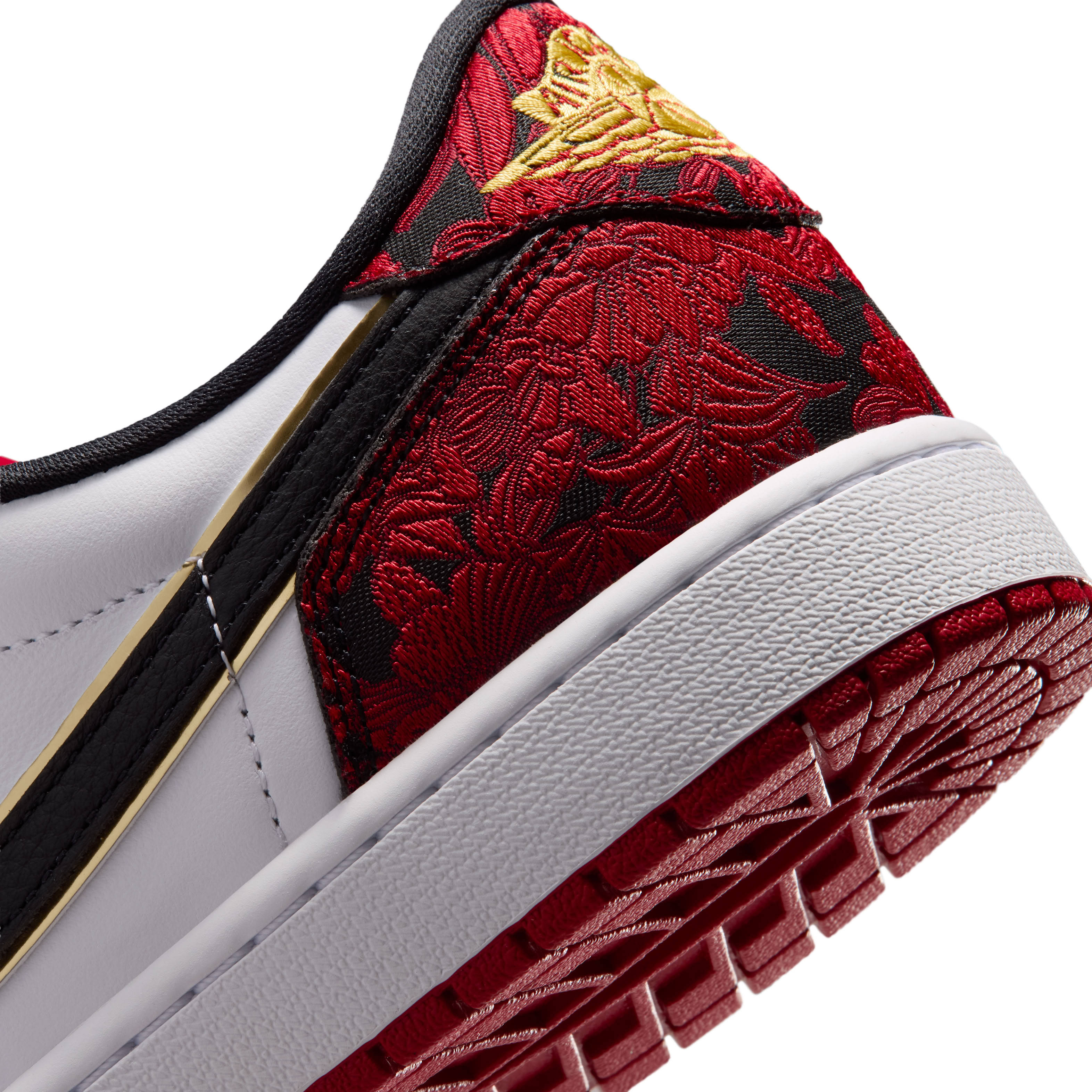 Air Jordan 1 Low OG Last Dance at the Garden Detail 1