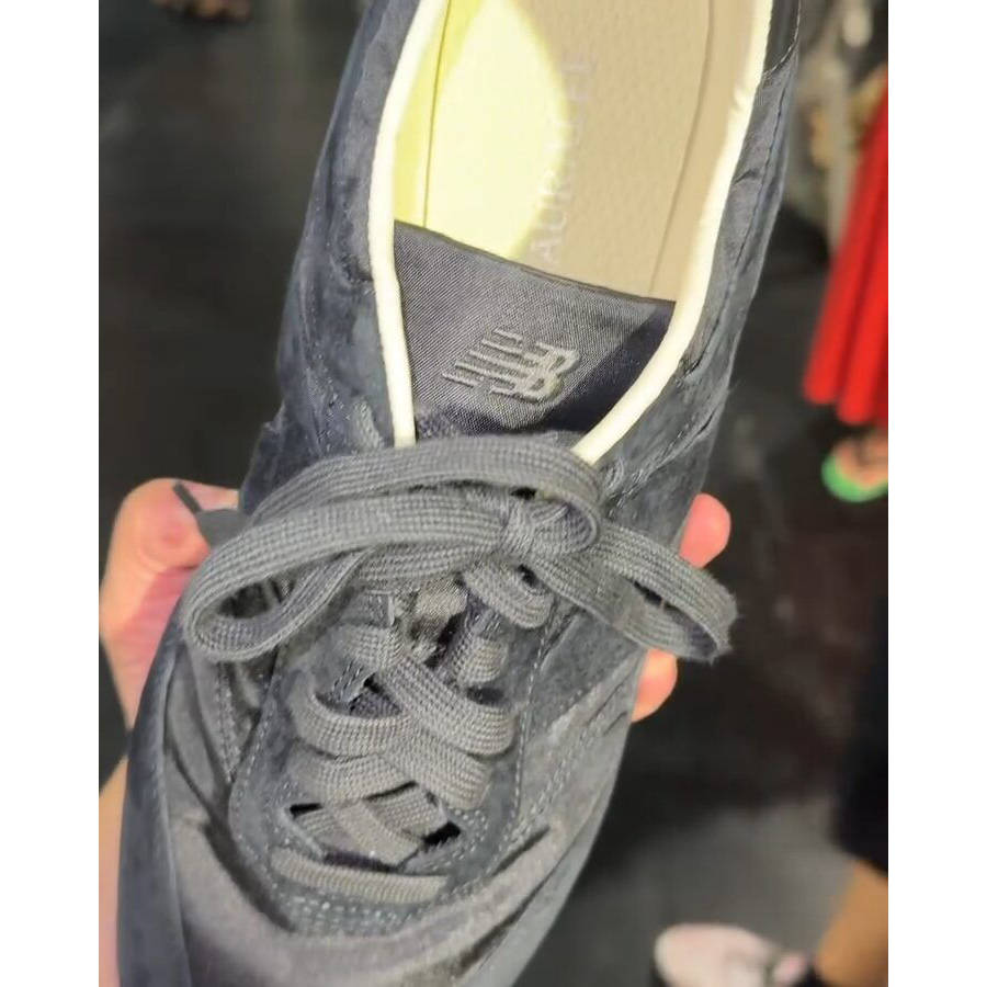 AURALEE x New Balance 574 Black top