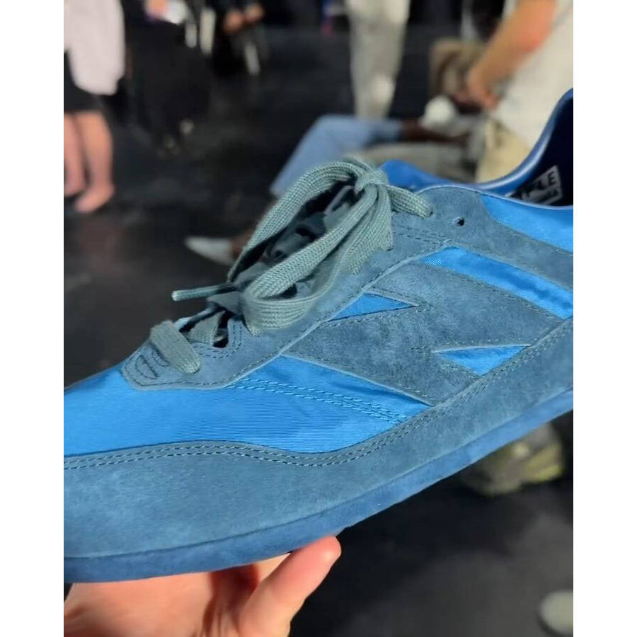 AURALEE x New Balance 574 Blue side