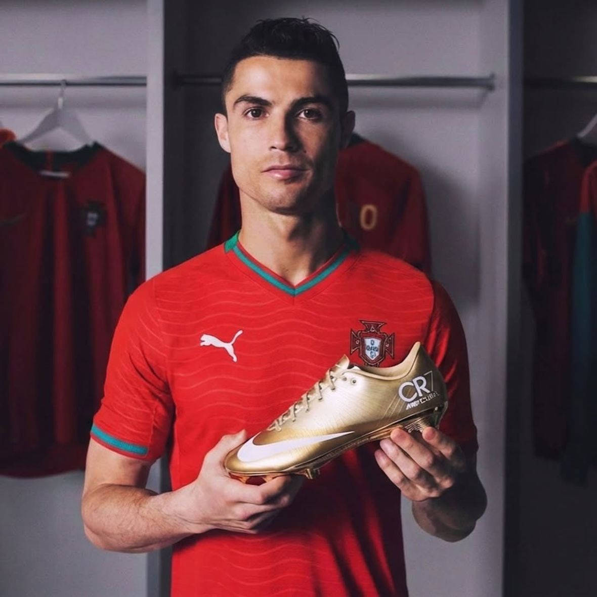 Cristiano Ronaldo x Nike Mercurial Superfly 1 RGN Gold IQ2995-900 feature