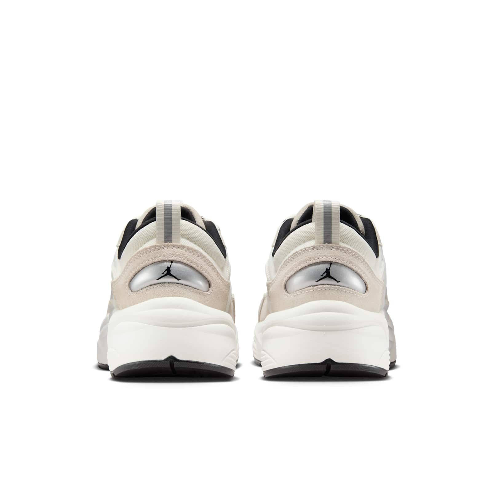 Jordan Trunner O S Sail Black IB3722-102 back