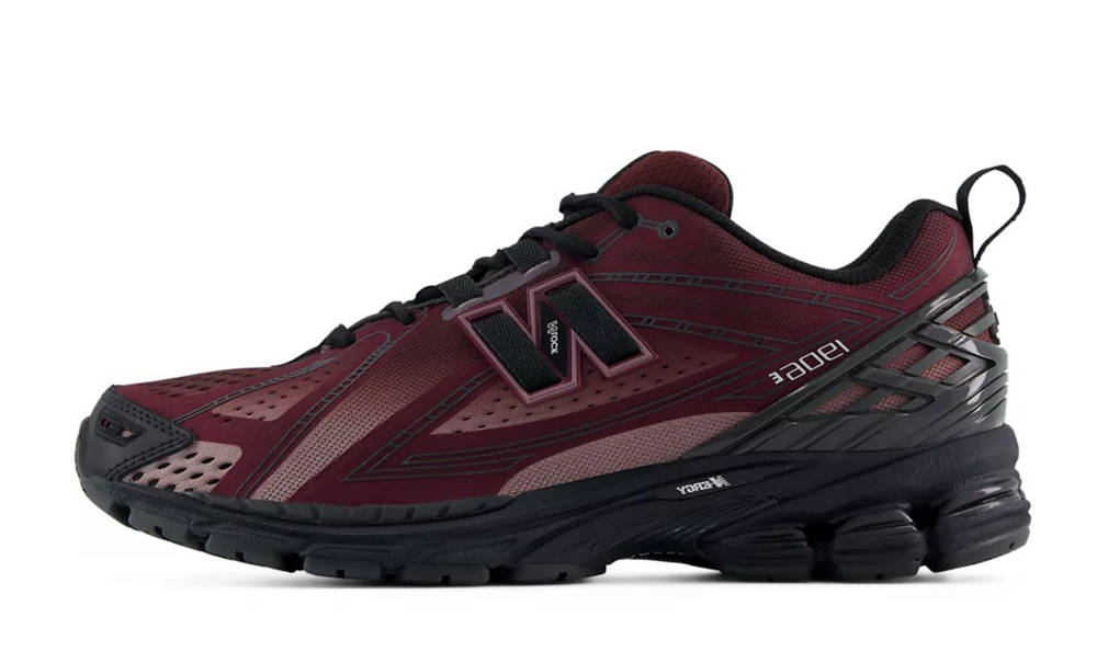 New Balance 1906E Cherry Black