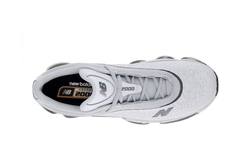 New Balance 2000 Sleek Grey middle