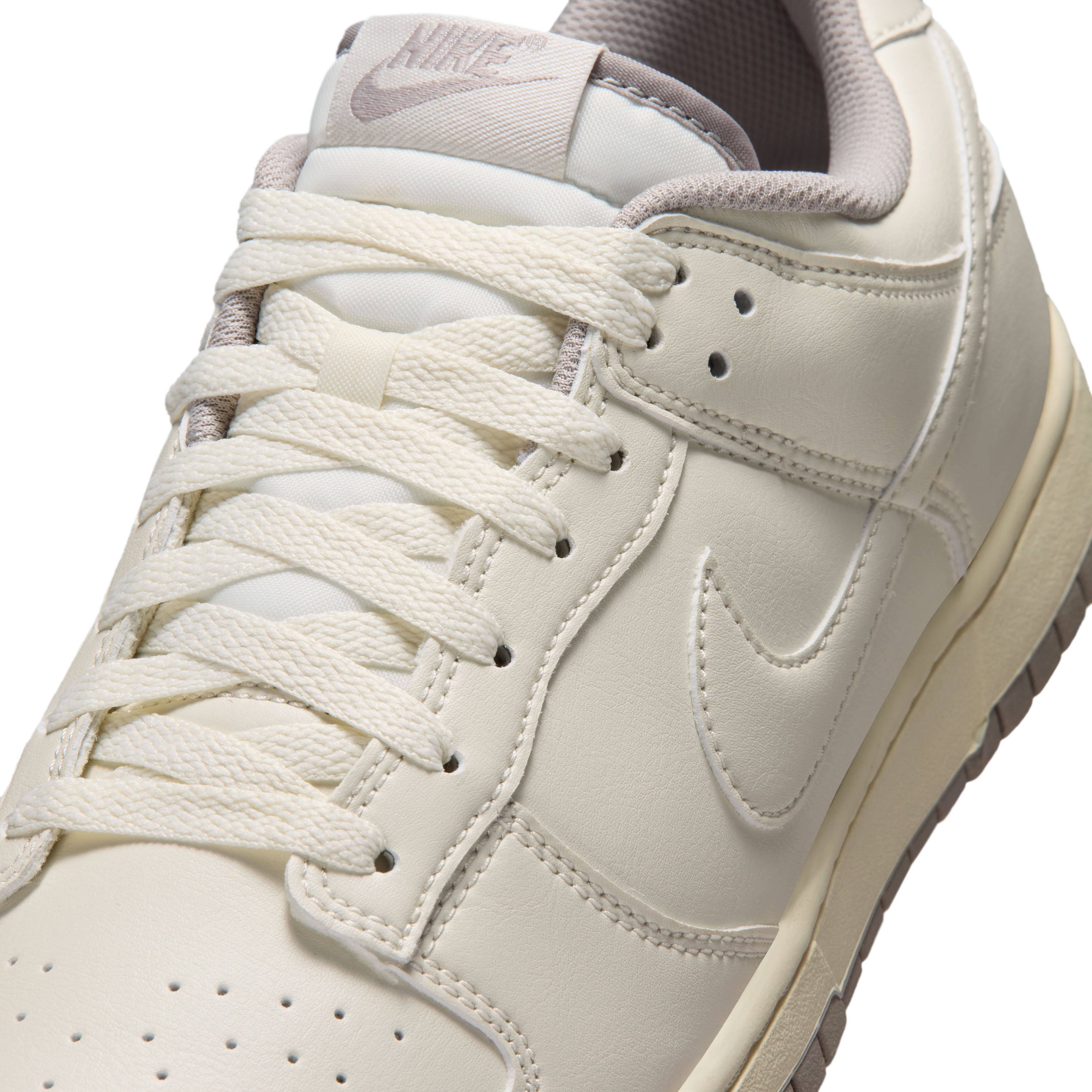 Nike Dunk Low Retro Soft Pearl College Grey Detail