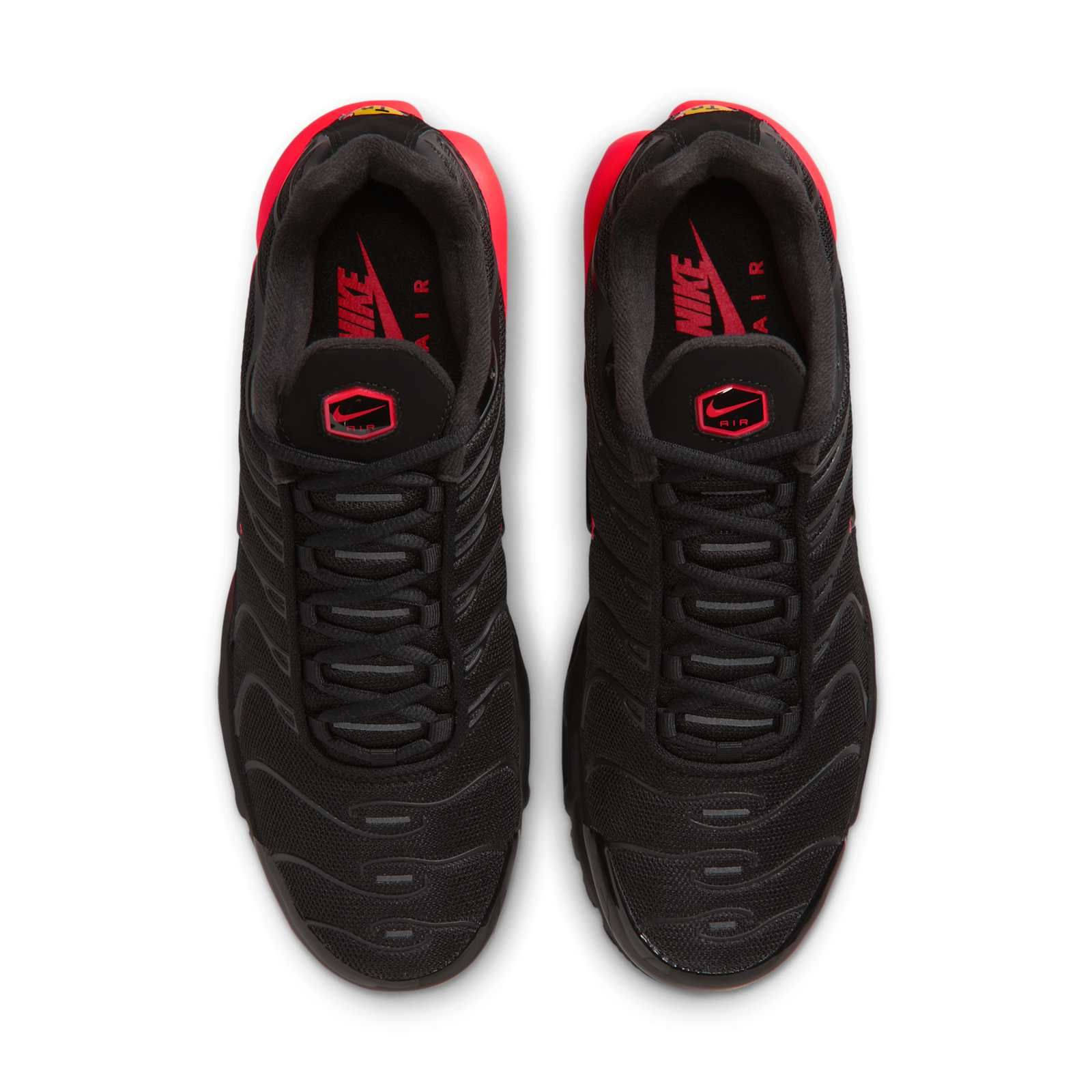 Nike TN Air Max Plus Black Bright Crimson IX0385-001 middle