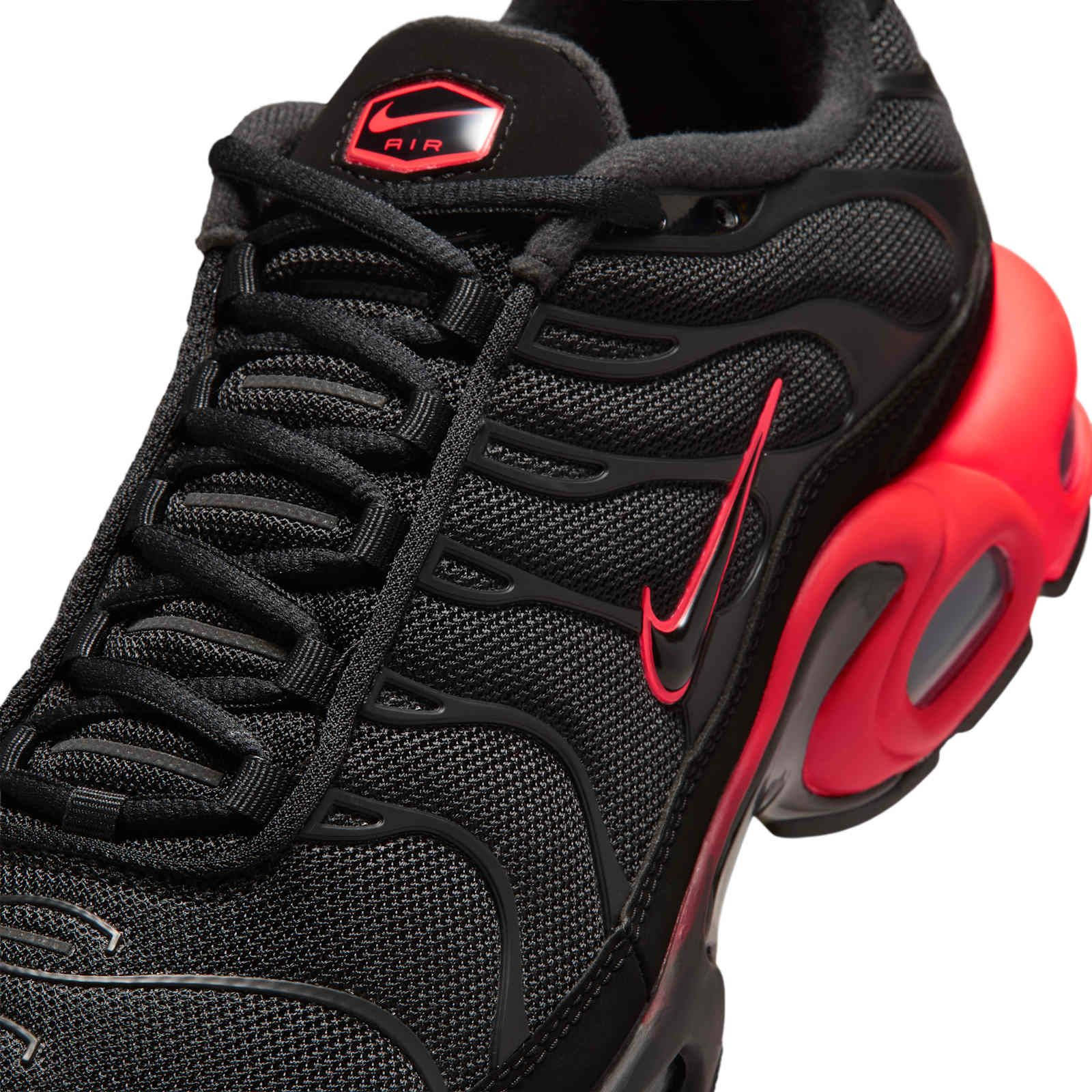 Nike TN Air Max Plus Black Bright Crimson IX0385-001 side