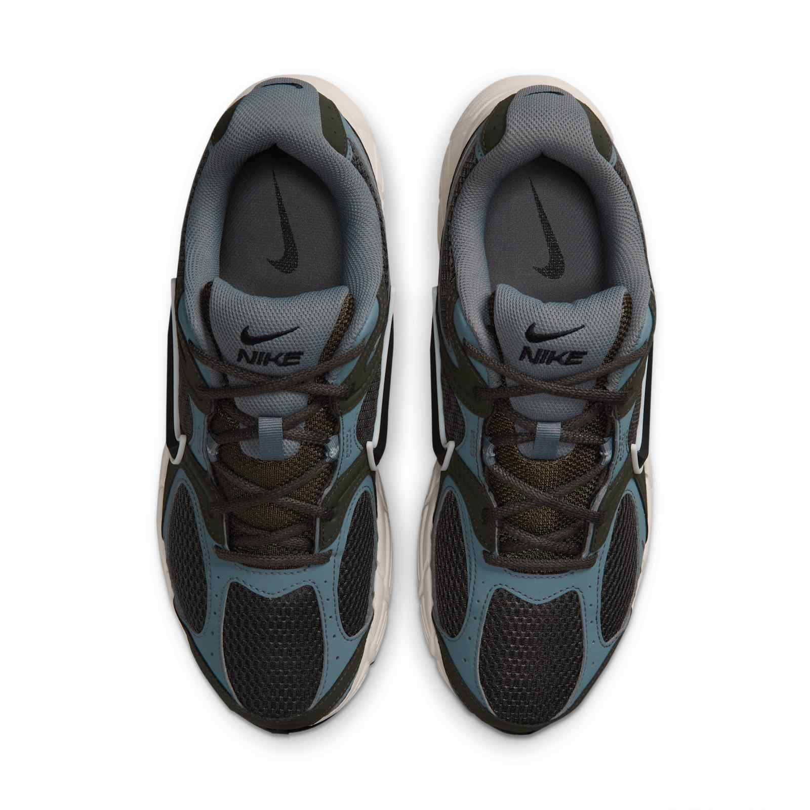 Nike V5 RNR Black Newsprint IO7835-002 middle