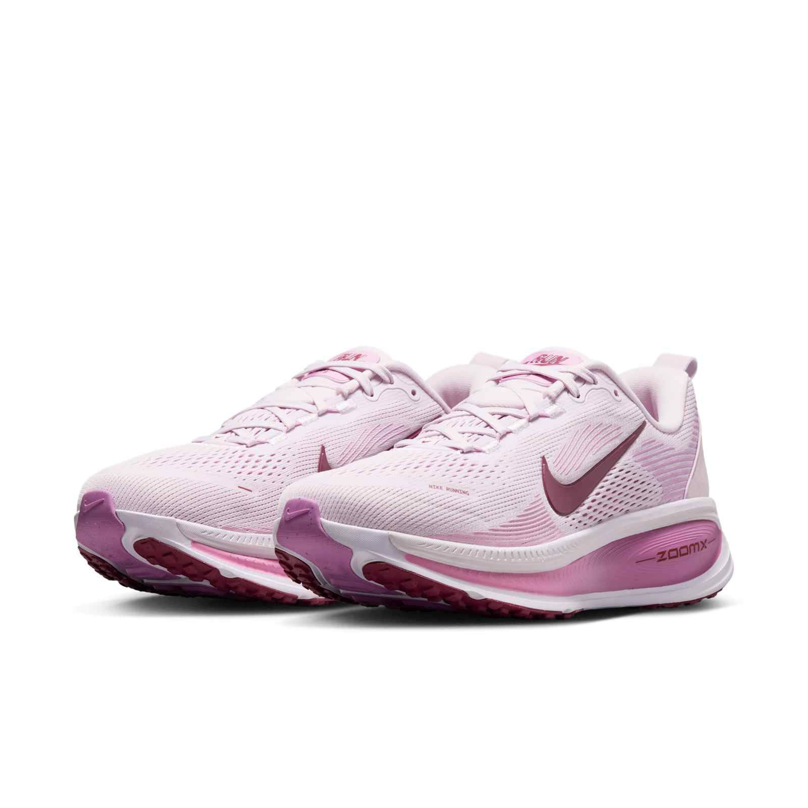 Nike Vomero 18 Bleached Lilac Pink HM6804-500 front (1)