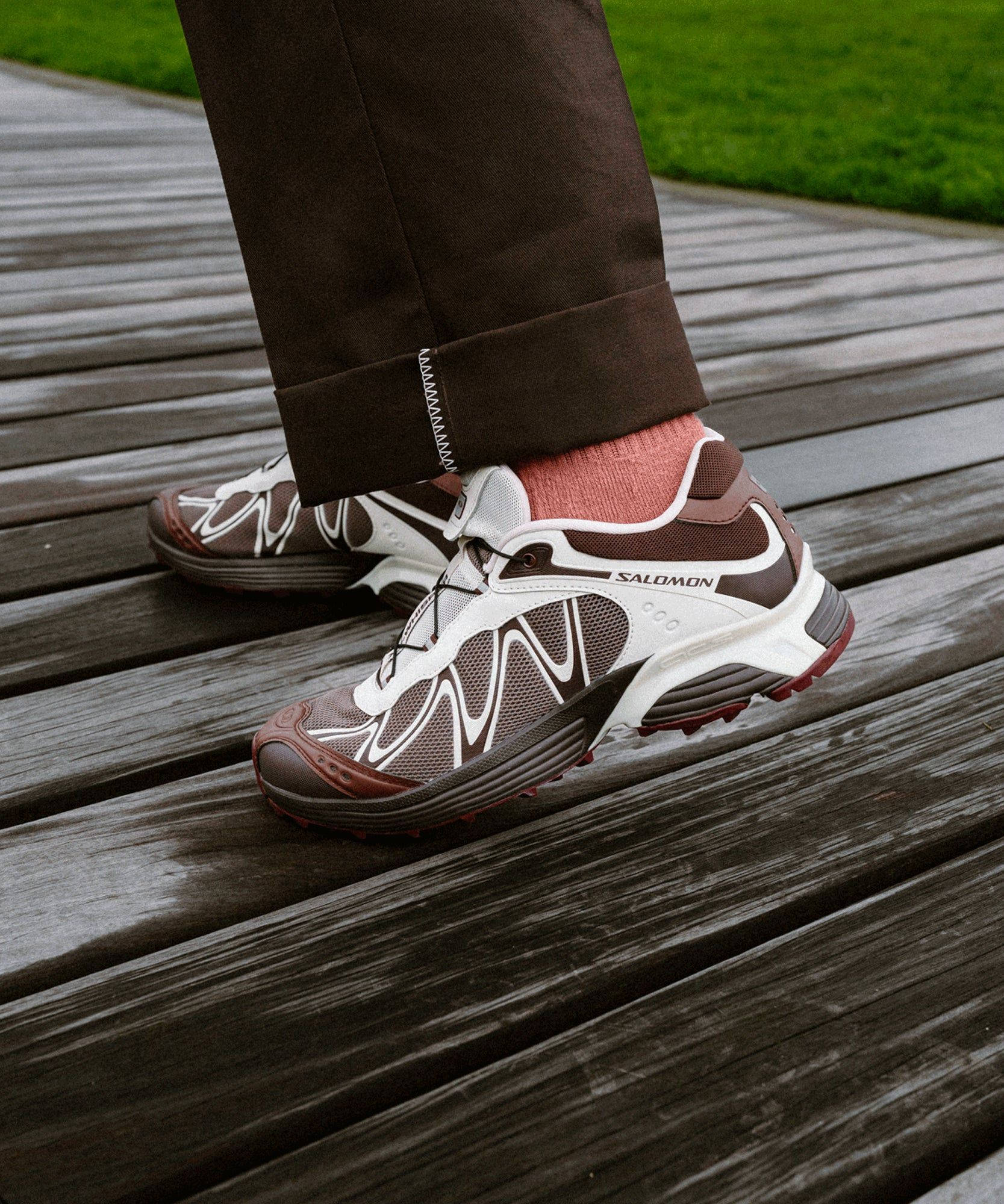 Salomon XT-Whisper Walnut Bitter Chocolate L49229300 on foot side