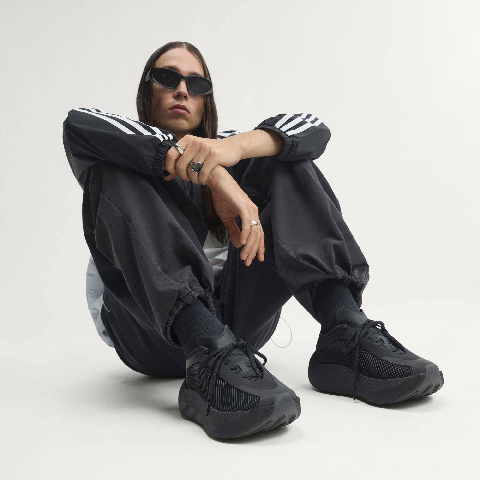 adidas Hyperboost Euphoria Triple Black LA6211 on foot feature
