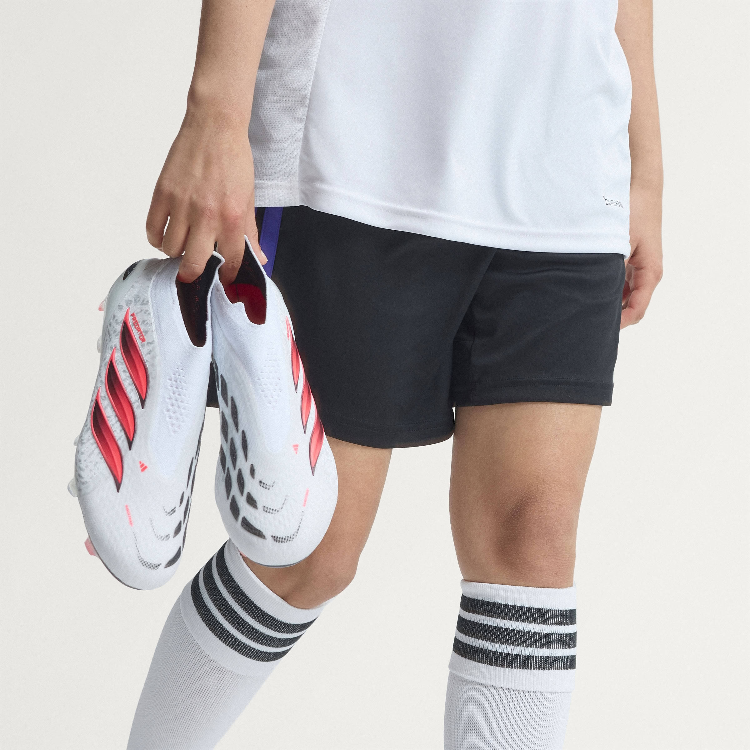 adidas Predator Elite Laceless FG Chaos vs Control Pack In Hand