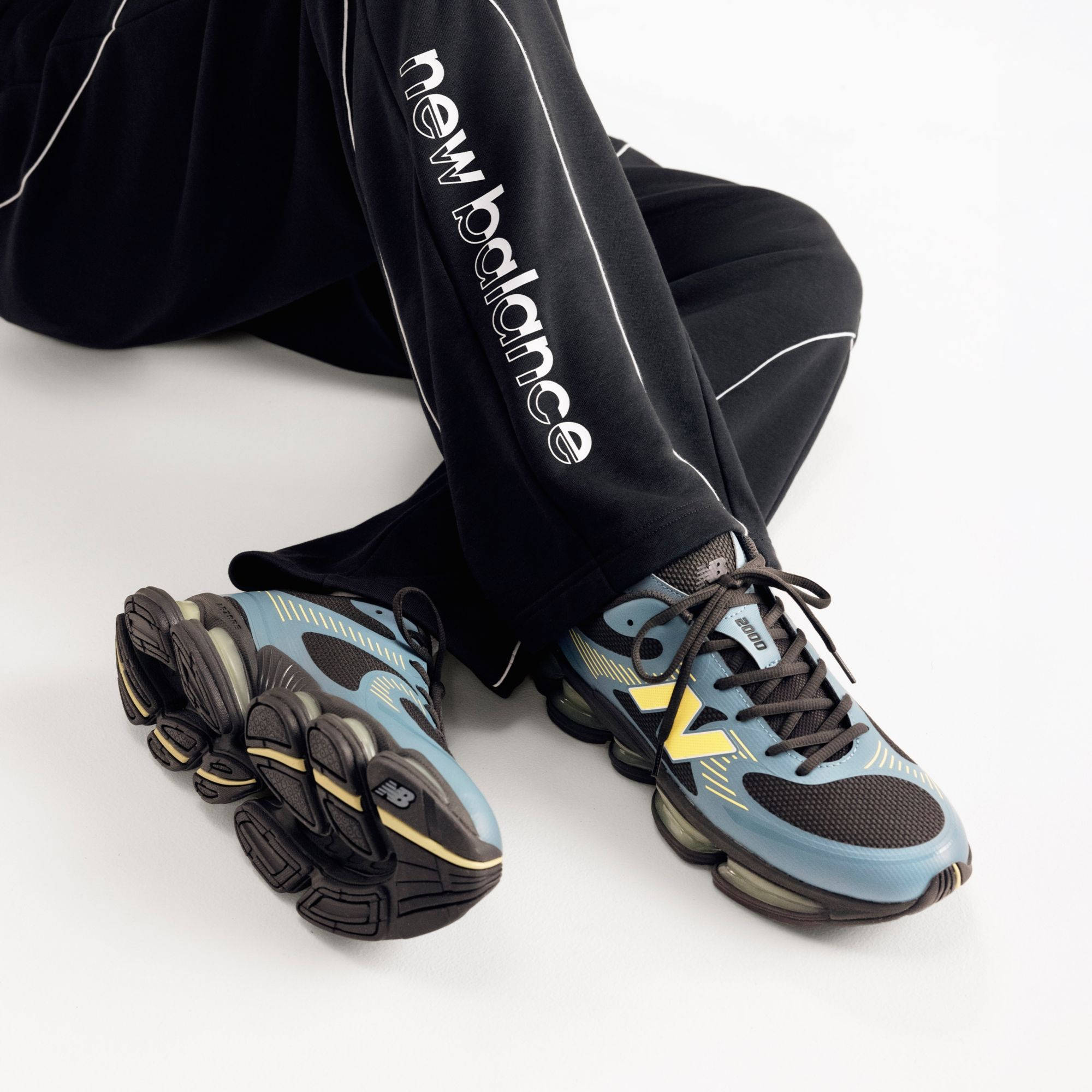 New Balance ABZORB 2000 Night Lights U20001K7 on foot