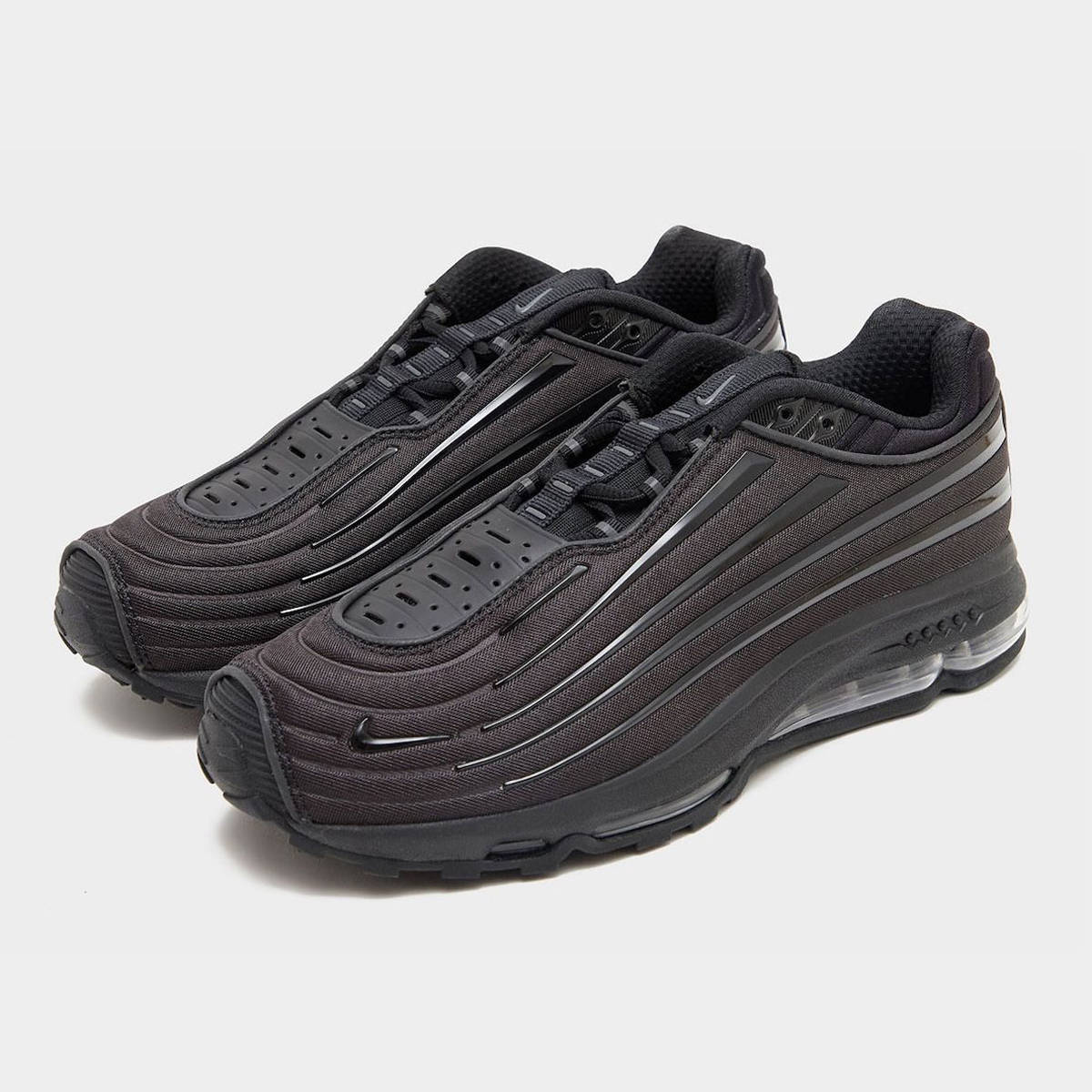 Nike Air Max 2000 Triple Black front