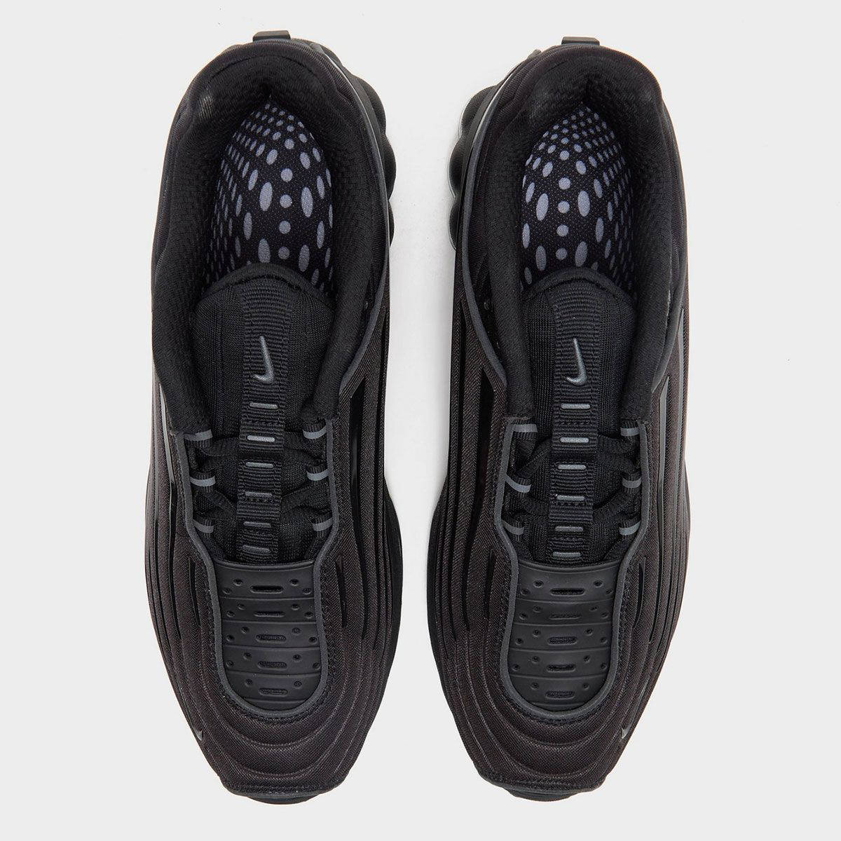 Nike Air Max 2000 Triple Black middle