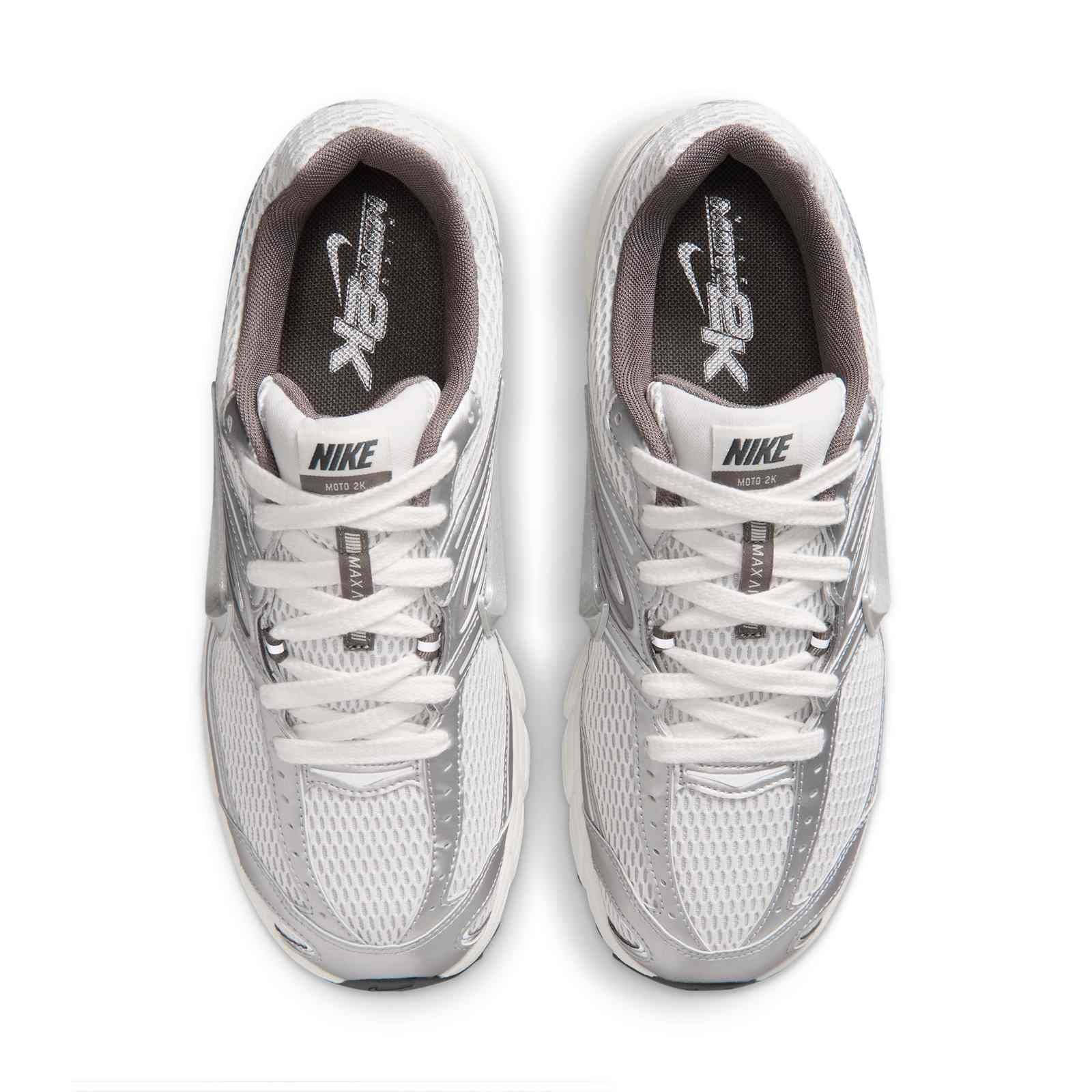 Nike Air Max Moto 2K Platinum Tint Sail IV5759-094 middle