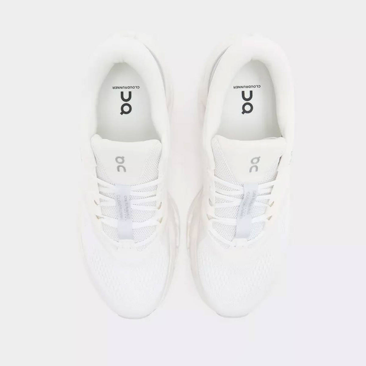 On Running Cloudrunner 3 White Top