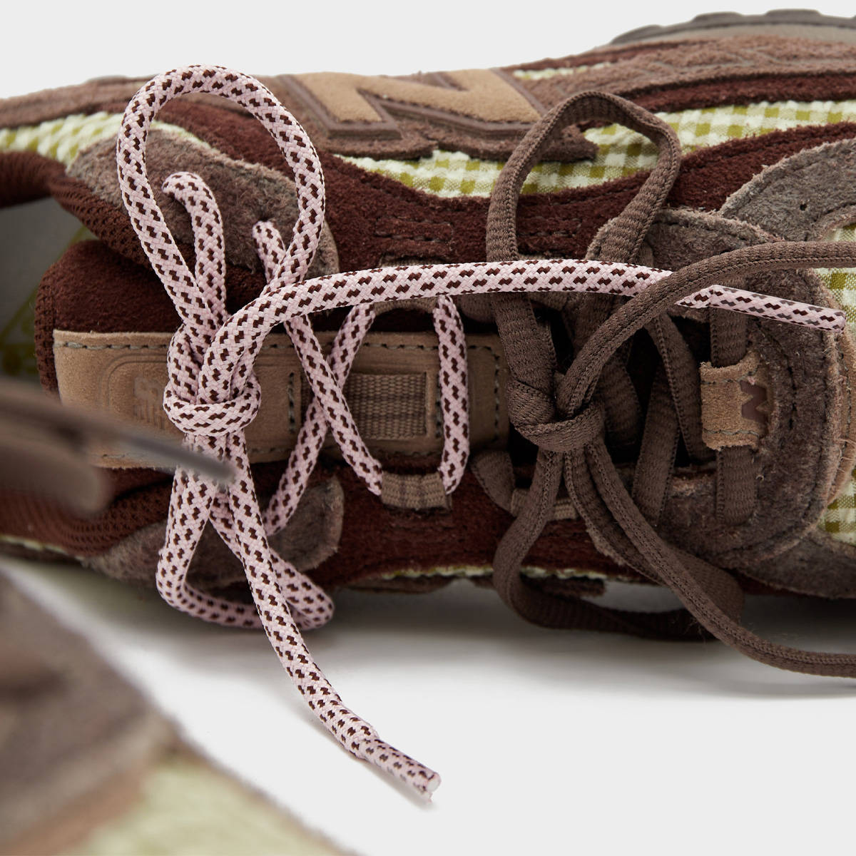New Balance 204L Picnic Print Size_ Exclusive Detail 2