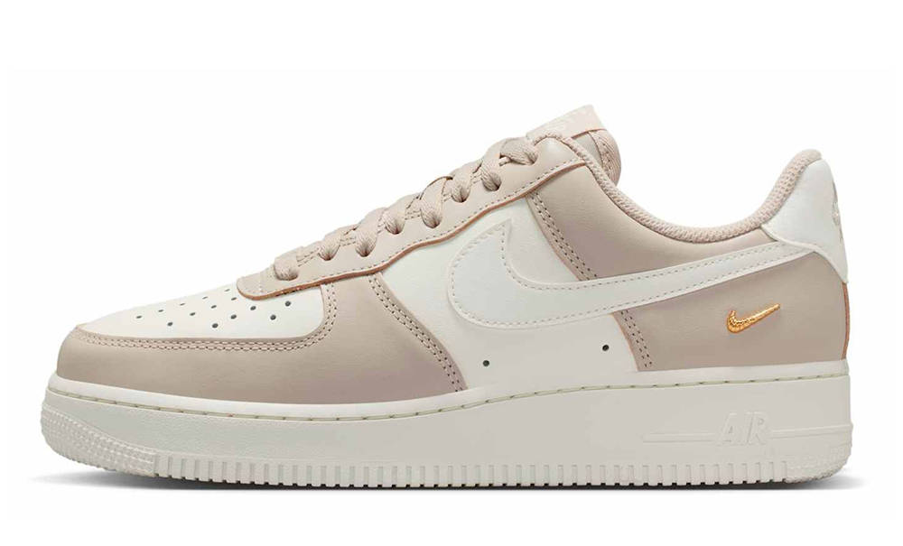 Nike Air Force 1 07 Cream Metallic Gold
